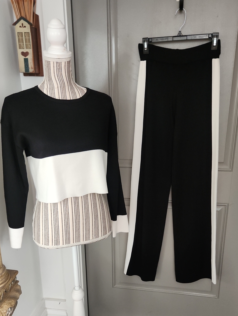 Rivir Black & White Colorblock 2 Pc Knit Pants and Top Lounge Set - Small